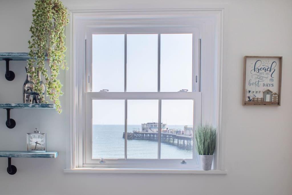 Lovely 2- Bedroom Apartment With Stunning Sea Views 워딩 외부 사진