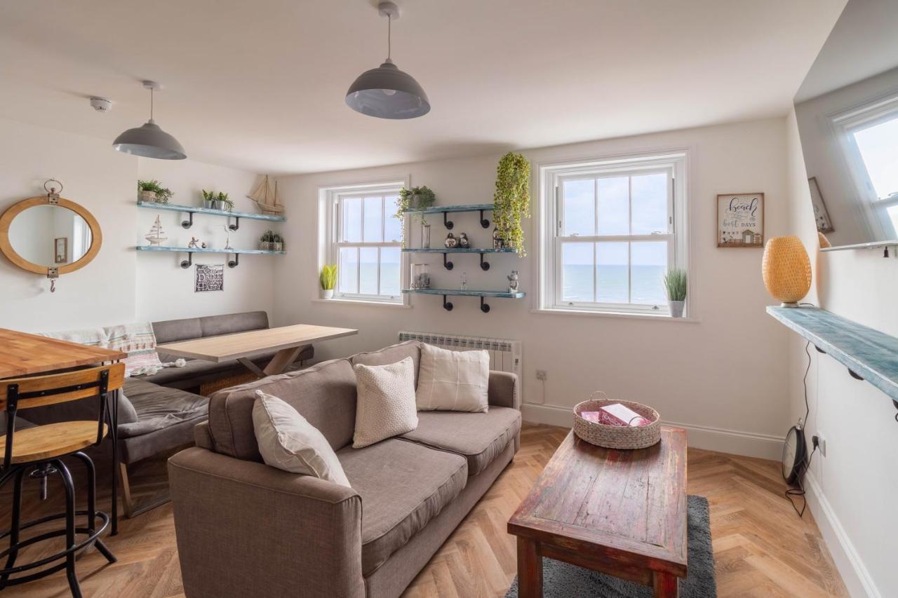 Lovely 2- Bedroom Apartment With Stunning Sea Views 워딩 외부 사진