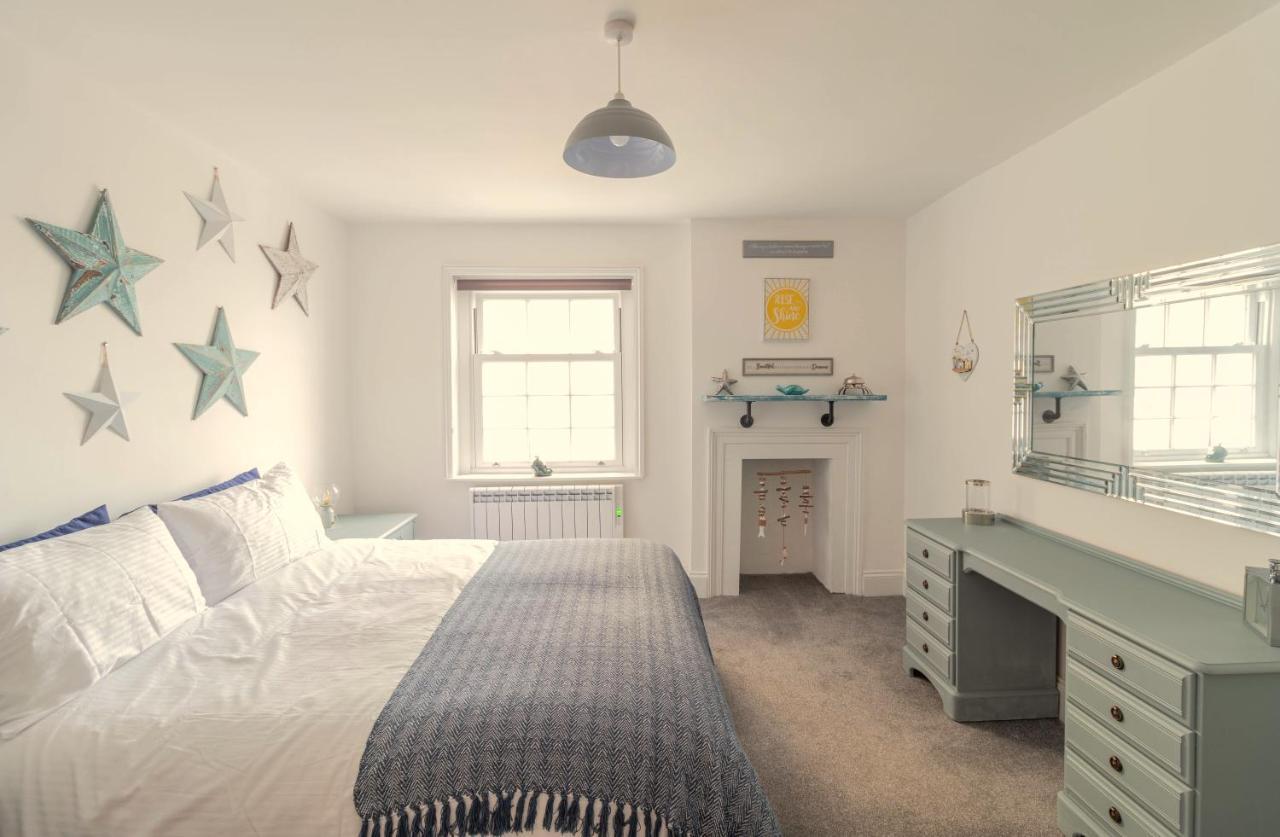 Lovely 2- Bedroom Apartment With Stunning Sea Views 워딩 외부 사진