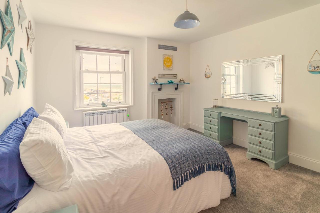 Lovely 2- Bedroom Apartment With Stunning Sea Views 워딩 외부 사진